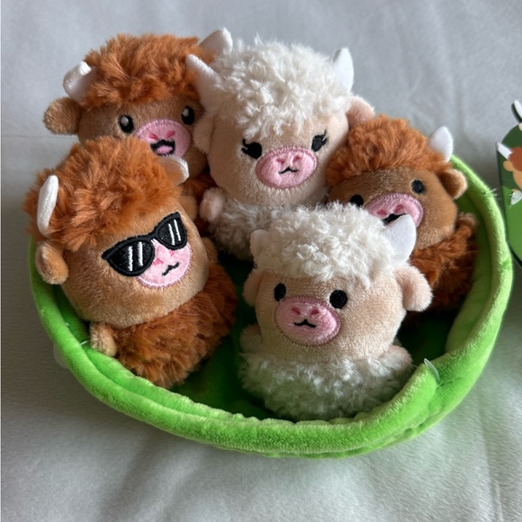 Emotional Support- Highland Cows Plush Set - Picture 1 of 4